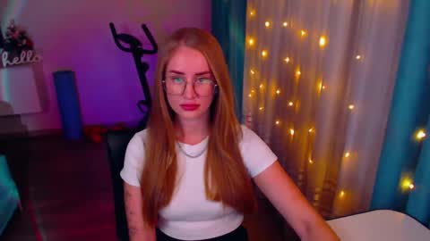 Snapshot of abigail_flex chatting on 12/01/24, 06:41 Anna online show from 12/01/24, 06:41