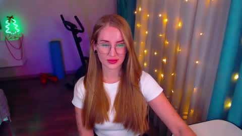 Snapshot of abigail_flex chatting on 12/05/24, 07:49 Anna online show from 12/05/24, 07:49