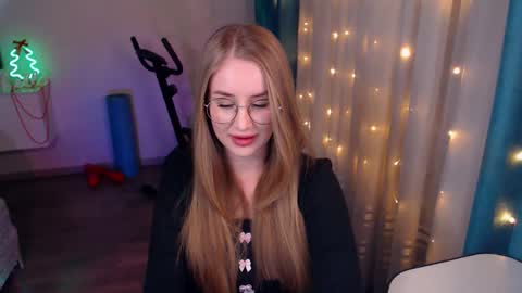 Snapshot of abigail_flex chatting on 12/06/24, 07:45 Anna online show from 12/06/24, 07:45