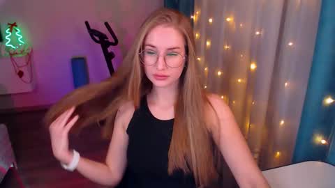 Snapshot of abigail_flex chatting on 12/08/24, 07:32 Anna online show from 12/08/24, 07:32