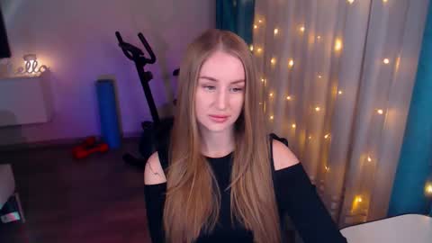 Snapshot of abigail_flex chatting on 01/16/25, 06:48 Anna online show from 01/16/25, 06:48