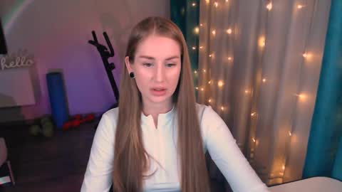 Snapshot of abigail_flex chatting on 02/04/25, 07:55 Anna online show from 02/04/25, 07:55