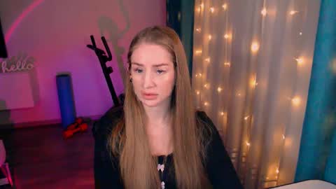 Snapshot of abigail_flex chatting on 02/05/25, 08:04 Anna online show from 02/05/25, 08:04