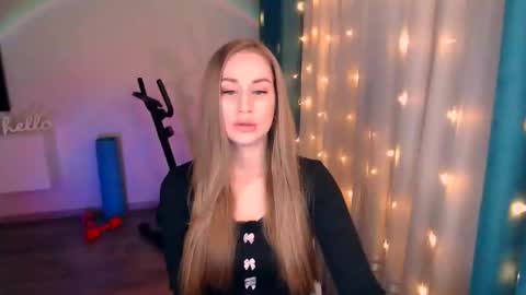 Snapshot of abigail_flex chatting on 02/15/25, 07:06 Anna online show from 02/15/25, 07:06