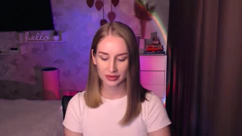 Snapshot of abigail_flex chatting on 10/08/25, 06:49 Anna online show from 10/08/25, 06:49