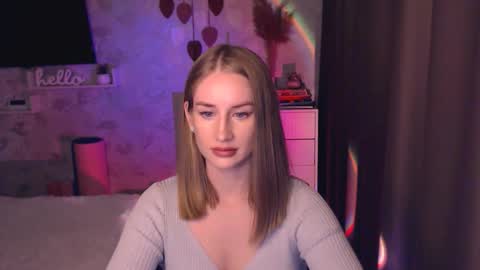 Snapshot of abigail_flex chatting on 10/23/25, 07:45 Anna online show from 10/23/25, 07:45