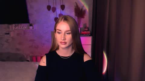 Snapshot of abigail_flex chatting on 11/23/25, 08:30 Anna online show from 11/23/25, 08:30