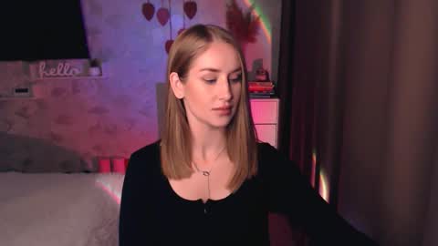 Snapshot of abigail_flex chatting on 11/24/25, 07:57 Anna online show from 11/24/25, 07:57