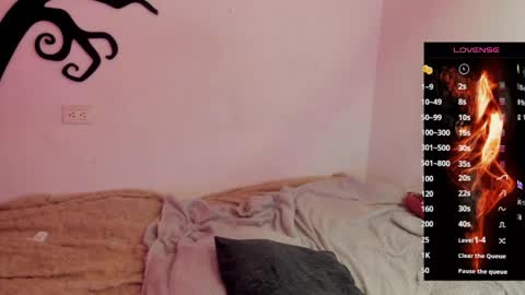 Snapshot of abigail_luna_ chatting on 03/31/26, 01:44 abi online show from 03/31/26, 01:44