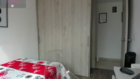 Snapshot of abigail_w chatting on 12/14/24, 01:59 abigail online show from 12/14/24, 01:59