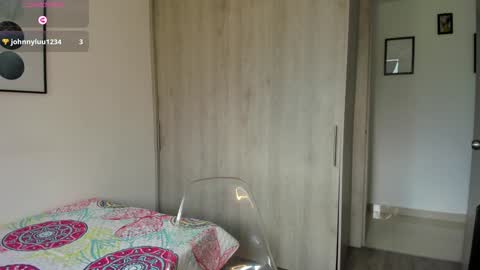 Snapshot of abigail_w chatting on 03/08/25, 08:25 abigail online show from 03/08/25, 08:25