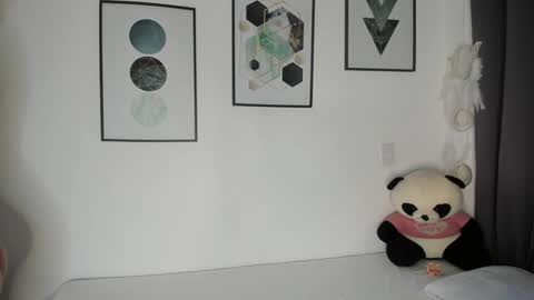 Snapshot of abigail_w chatting on 09/13/25, 01:22 abigail online show from 09/13/25, 01:22