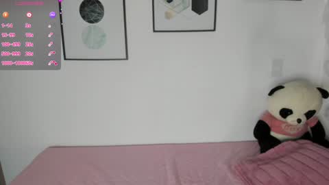 Snapshot of abigail_w chatting on 10/14/25, 02:40 abigail online show from 10/14/25, 02:40