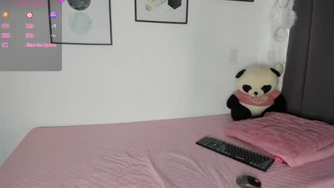 Snapshot of abigail_w chatting on 10/15/25, 03:56 abigail online show from 10/15/25, 03:56