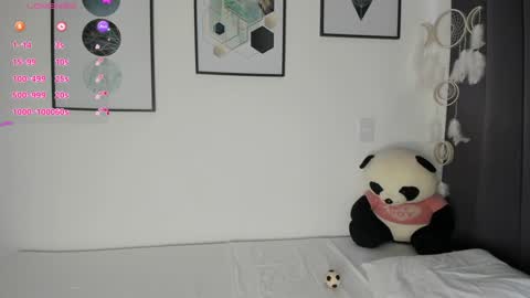 Snapshot of abigail_w chatting on 11/28/25, 07:27 abigail online show from 11/28/25, 07:27