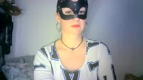 GoldenFish online show from 12/13/24, 01:59