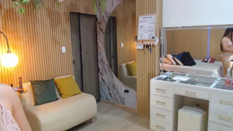 abigailowensss online show from 10/18/25, 10:16