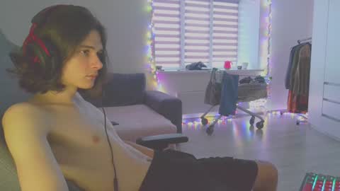 Snapshot of abobus123 chatting on 12/22/24, 10:38 hi cum in pvt noi extra tip online show from 12/22/24, 10:38