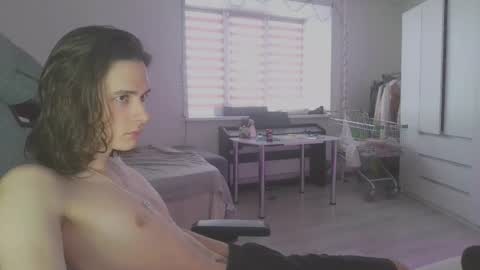 Snapshot of abobus123 chatting on 02/16/25, 12:21 hi cum in pvt noi extra tip online show from 02/16/25, 12:21