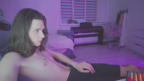 Snapshot of abobus123 chatting on 03/01/25, 02:44 hi cum in pvt noi extra tip online show from 03/01/25, 02:44