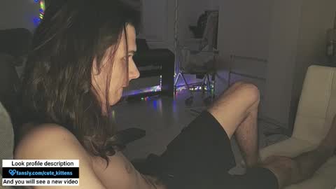 Snapshot of abobus123 chatting on 11/15/25, 02:46 hi cum in pvt noi extra tip online show from 11/15/25, 02:46