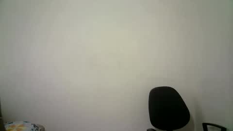 Snapshot of abril__ass chatting on 02/17/26, 01:29 abril__ass online show from 02/17/26, 01:29