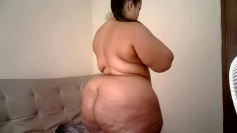 Snapshot of abril__ass chatting on 06/23/26, 01:53 abril__ass online show from 06/23/26, 01:53