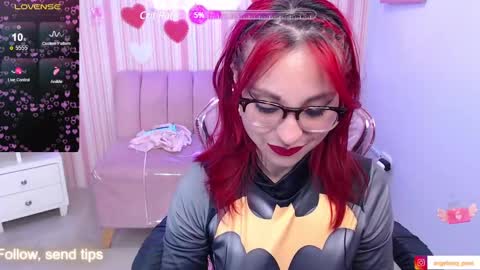 abril_ch_ online show from 01/11/25, 10:51