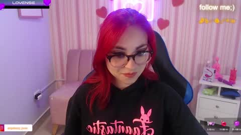 abril_ch_ online show from 03/07/25, 10:56