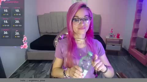 abril_ch_ online show from 10/27/25, 10:41