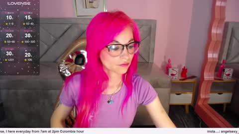 abril_ch_ online show from 02/05/26, 12:21