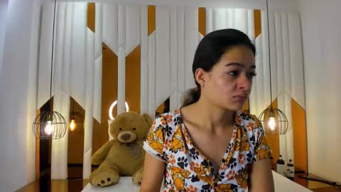 abril_cooper11 online show from 11/10/25, 11:20