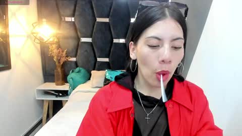 Abril Fox online show from 05/19/26, 06:58