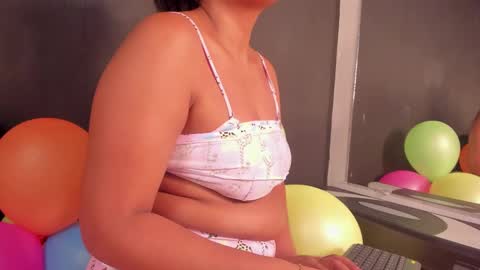 Abril jones online show from 01/11/25, 08:00