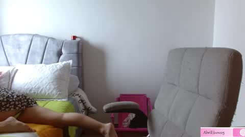 Snapshot of abril_lovee2 chatting on 02/26/25, 04:56 Abril online show from 02/26/25, 04:56