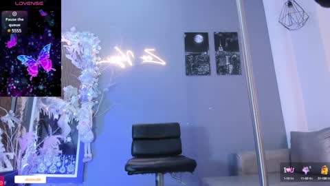 Snapshot of abril_ricci chatting on 12/22/24, 10:38 Abril  online show from 12/22/24, 10:38