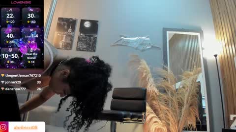 Snapshot of abril_ricci chatting on 01/18/25, 10:39 Abril  online show from 01/18/25, 10:39