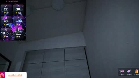 Snapshot of abril_ricci chatting on 01/23/25, 10:43 Abril  online show from 01/23/25, 10:43