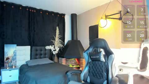Snapshot of abril_riios chatting on 06/18/26, 04:13 Abril online show from 06/18/26, 04:13