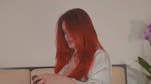 Snapshot of abrilcolls_ chatting on 02/16/26, 08:16 Abril Colls online show from 02/16/26, 08:16