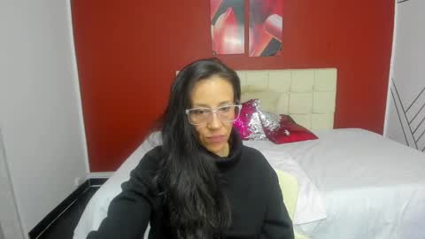 Snapshot of abrillee1 chatting on 02/28/25, 10:50 ABRIL online show from 02/28/25, 10:50