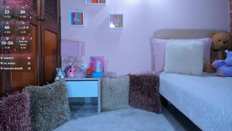 Snapshot of abrilrussell_ chatting on 12/06/24, 04:25 Abril online show from 12/06/24, 04:25