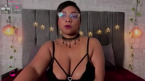 abrilsantana_ online show from 12/19/25, 01:56