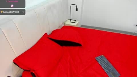 Snapshot of abrilsonne chatting on 03/02/25, 07:45 AbrilSonne online show from 03/02/25, 07:45