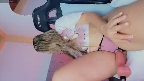 Abril online show from 06/19/26, 12:59