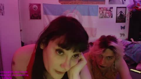 Snapshot of absintiliak chatting on 05/21/26, 07:21 absintiliak online show from 05/21/26, 07:21