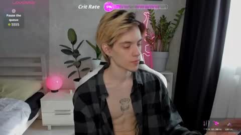 Snapshot of abslut chatting on 06/16/26, 11:24 Nick online show from 06/16/26, 11:24