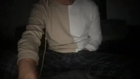 Snapshot of abus112 chatting on 12/19/25, 12:28 tim online show from 12/19/25, 12:28