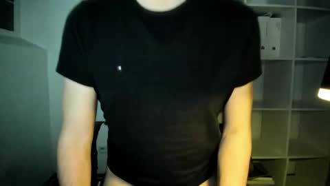 Snapshot of achtinch chatting on 01/12/25, 12:39 ACHTINCH online show from 01/12/25, 12:39