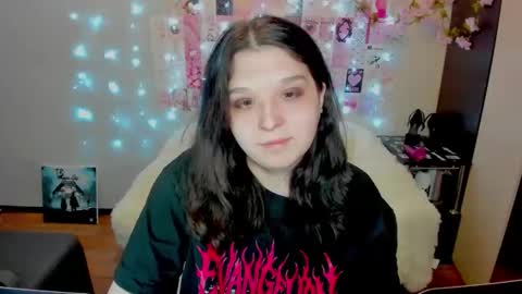 Kate online show from 04/30/26, 01:12